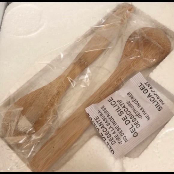 RAE DUNN ARTISAN GUAC and SALSA SET WITH 2 BAMBOO SPOONS - Picture 14 of 14